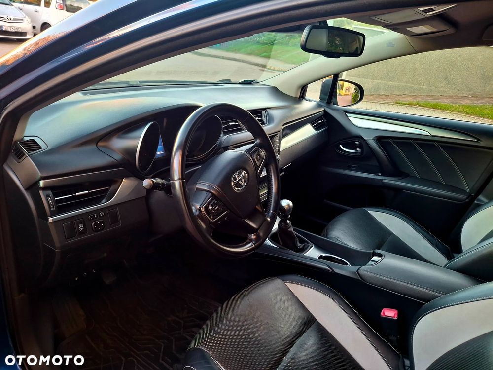 Toyota Avensis 2.0 D-4D Premium - 36