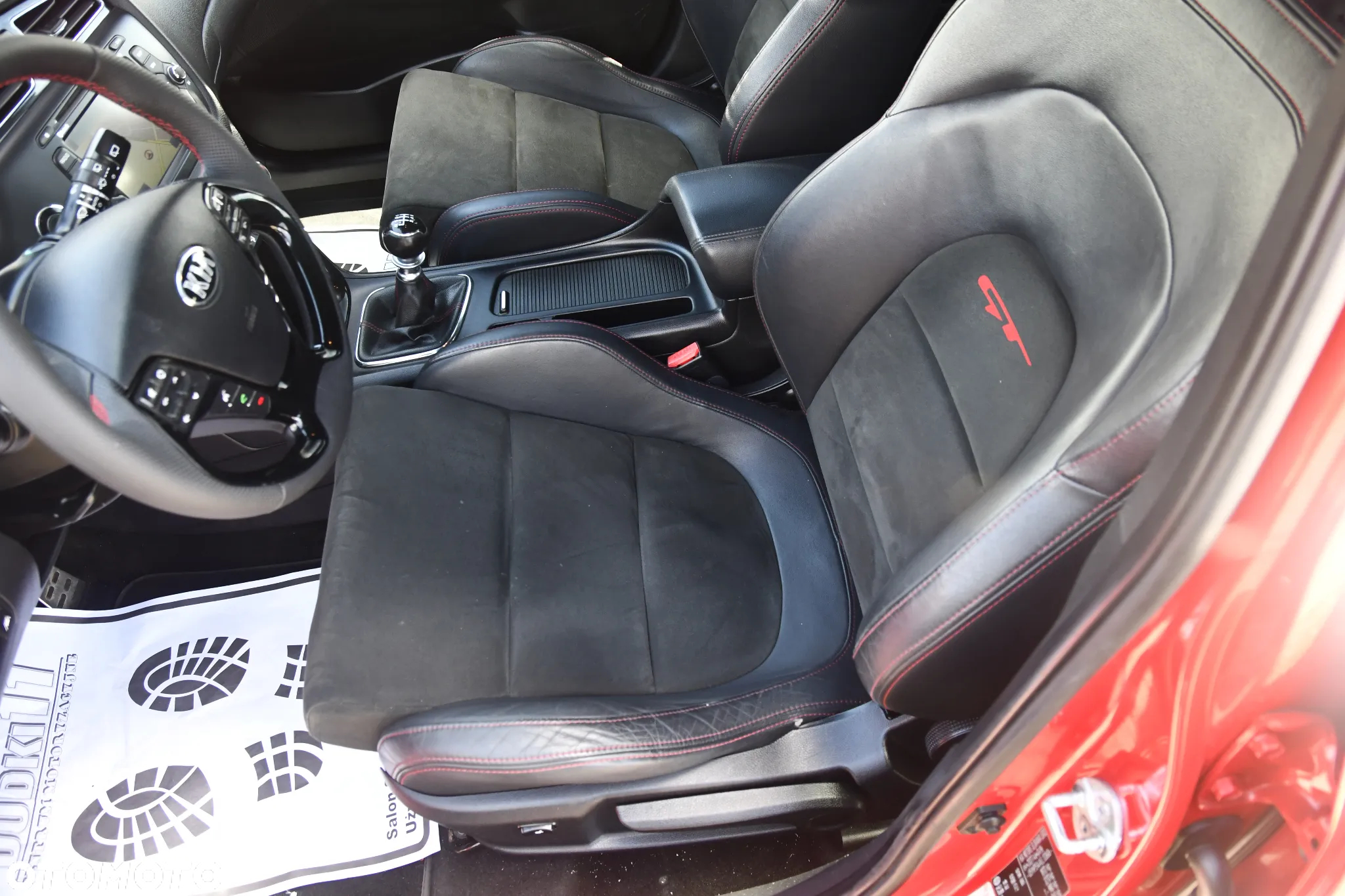 Kia Ceed 1.6 T-GDI GT - 19