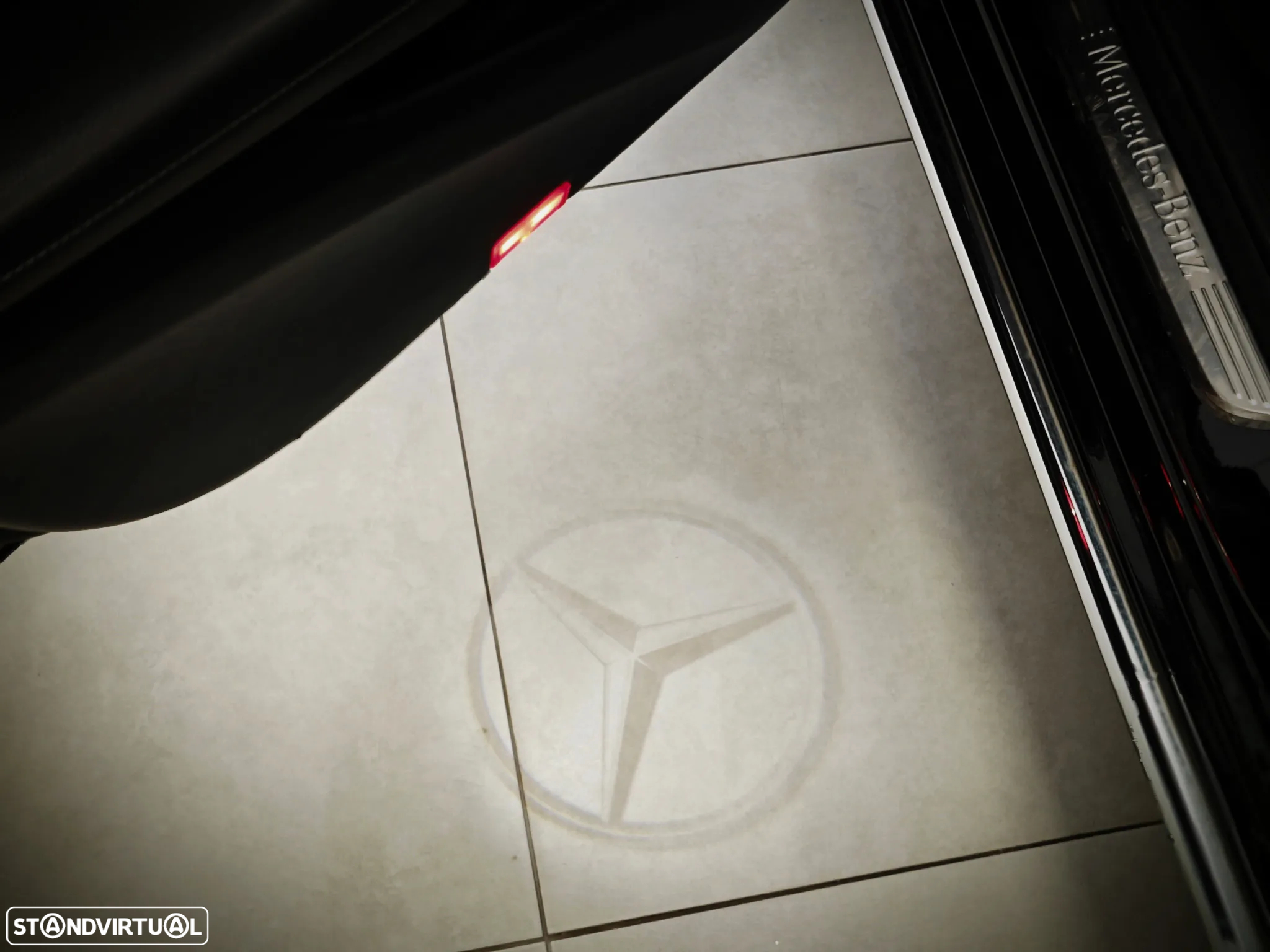 Mercedes-Benz E 220 d T 9G-TRONIC Exclusive - 33
