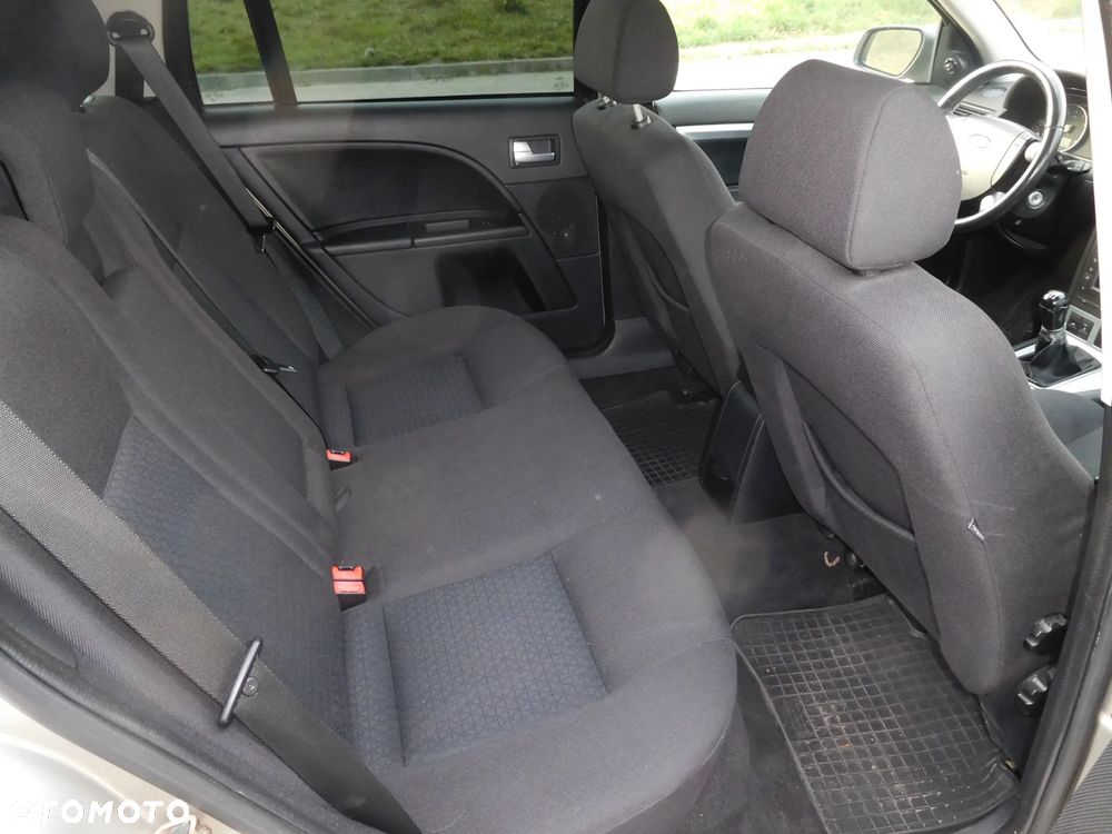 Ford Mondeo 1.8 Ambiente - 8