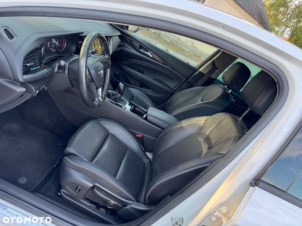 Opel Insignia - 19