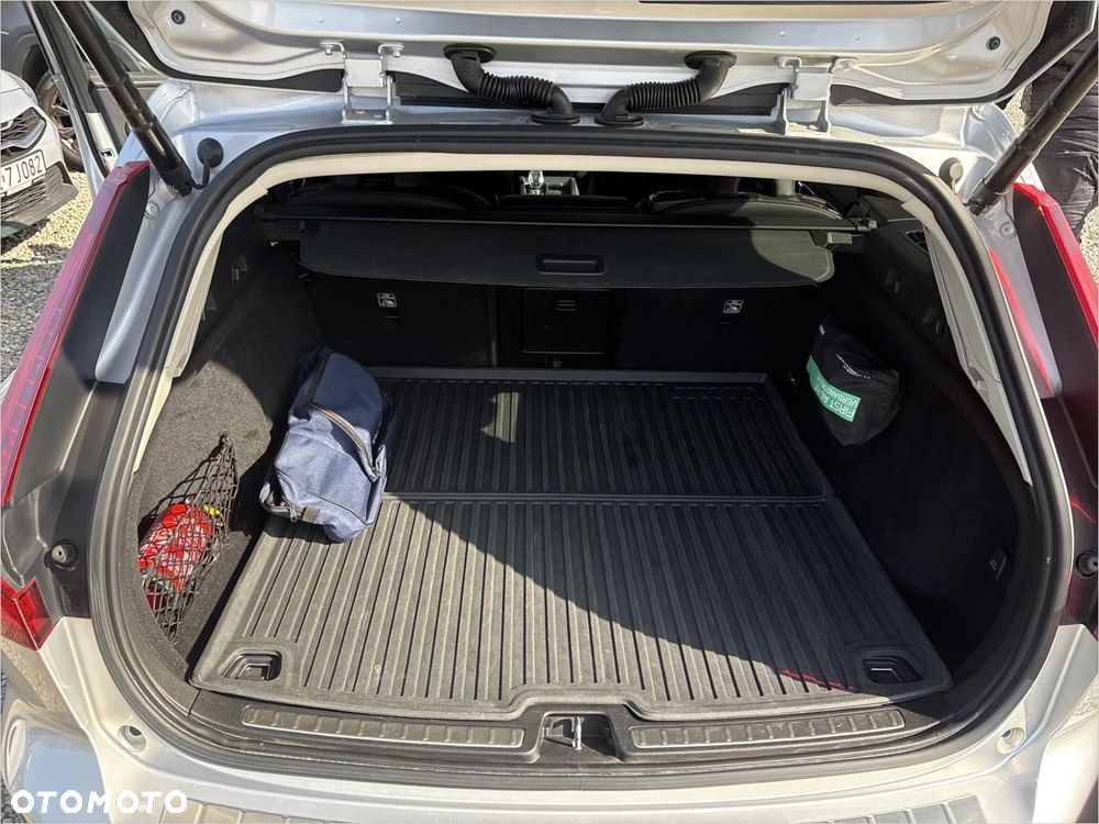 Volvo V60 B3 B Plus Bright - 19