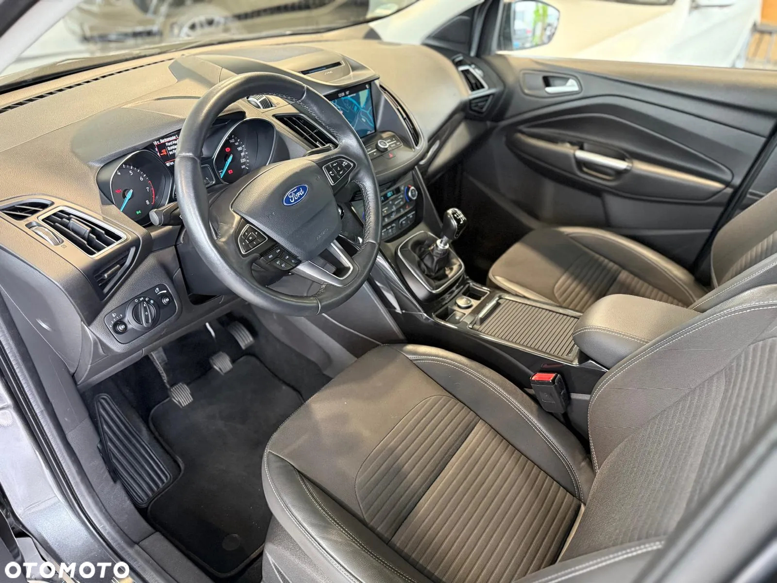 Ford Kuga 1.5 EcoBoost 2x4 SYNC - 5