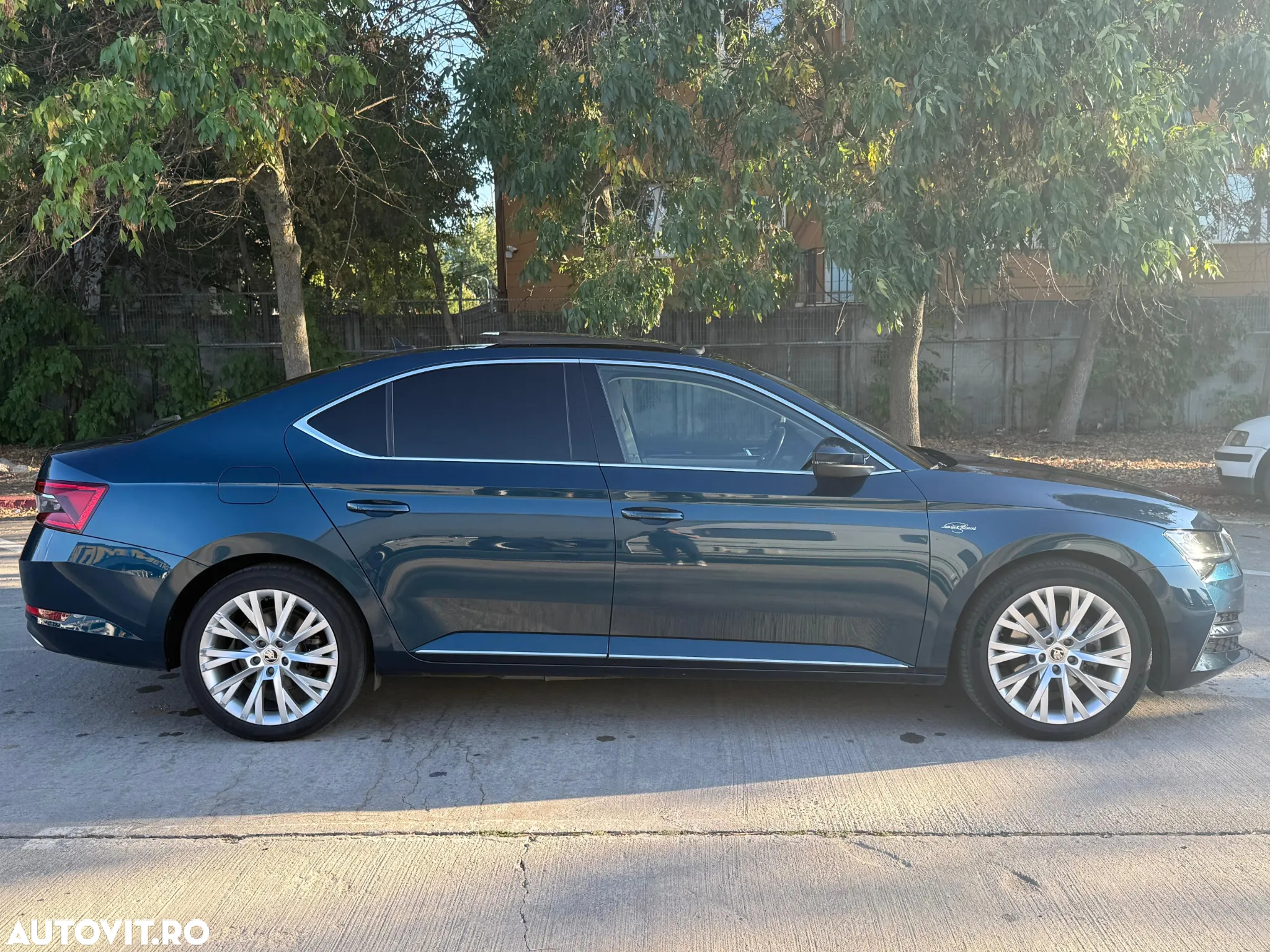 Skoda Superb 1.4 TSI iV DSG L&K - 2