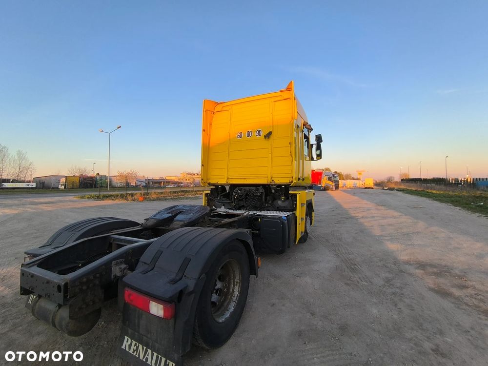 Renault MAGNUM - 11