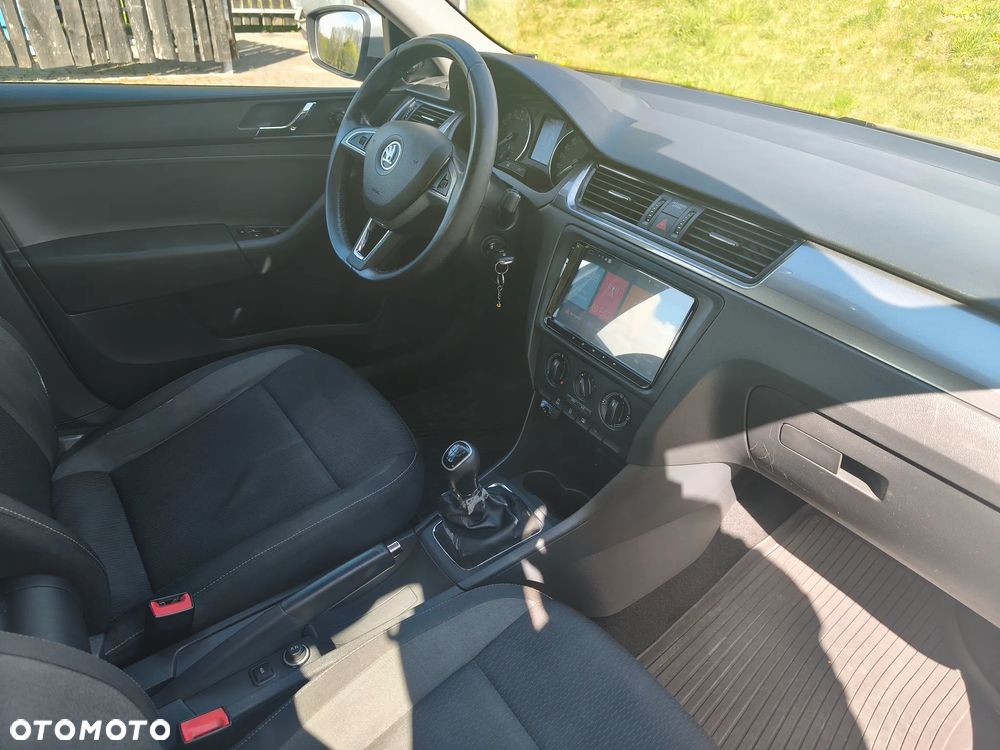 Skoda RAPID 1.6 TDI DPF Ambition - 17