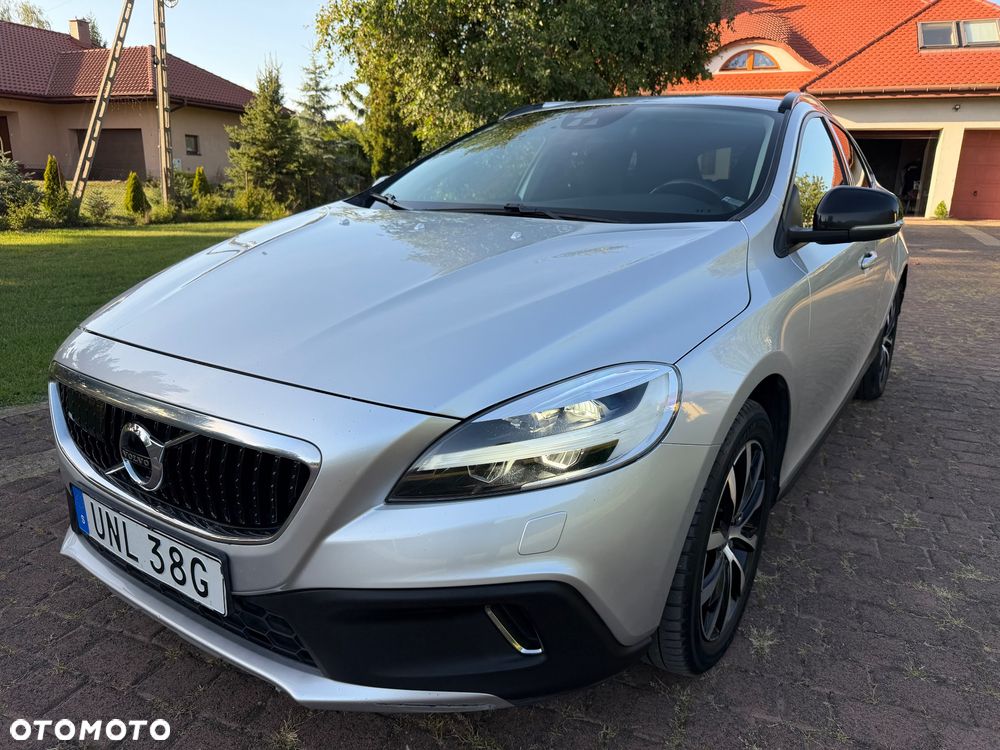 Volvo V40 Cross Country T3 Drive-E Dynamic Edition - 4