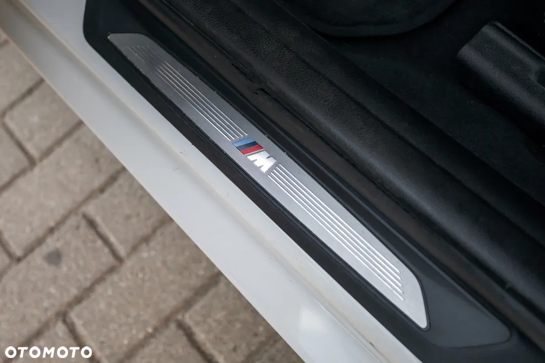 BMW Seria 3 330d xDrive M Sport - 34