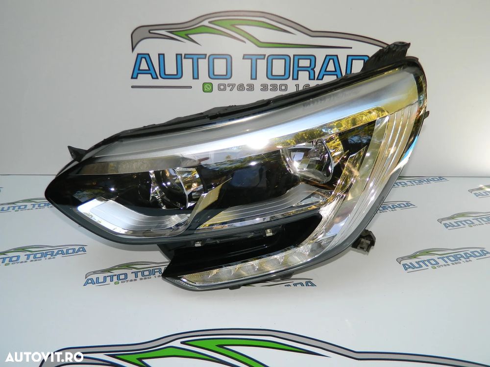 Far stanga cu lupa Renault Megane 4 an 2021 2022 2023 cod 260609985R - 2