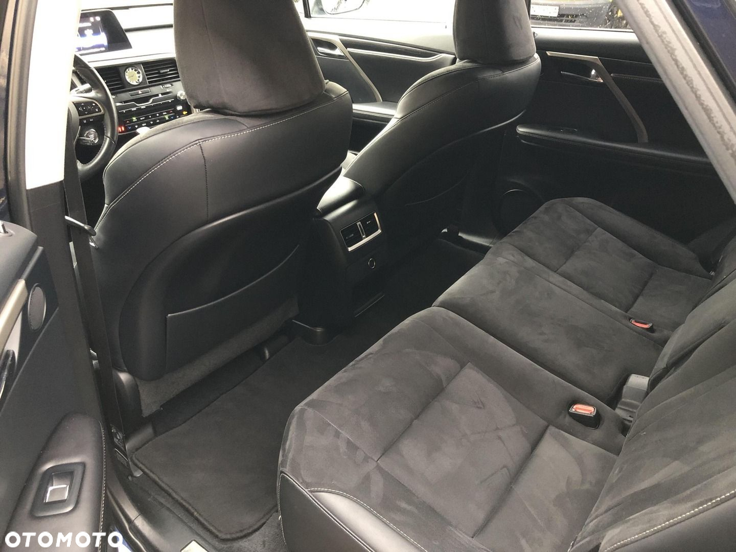 Lexus RX - 12