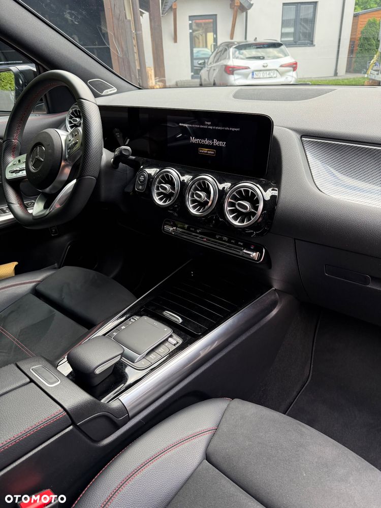 Mercedes-Benz GLA 200 AMG Line - 8