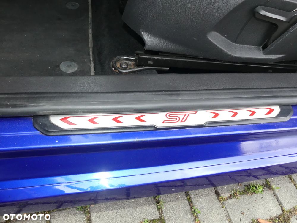 Ford Fiesta ST - 35