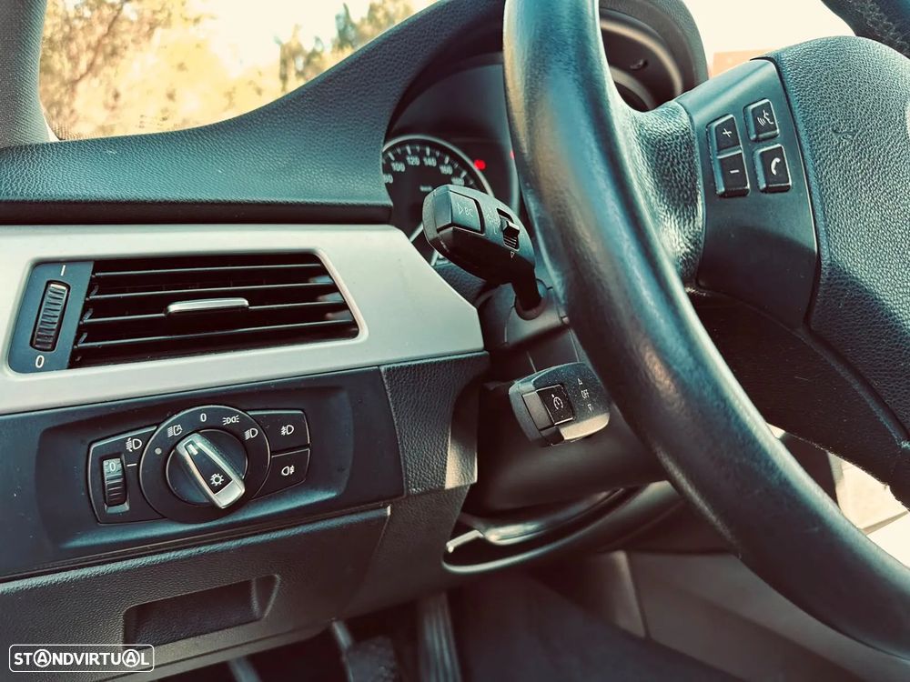 BMW 318 d Navigation - 4
