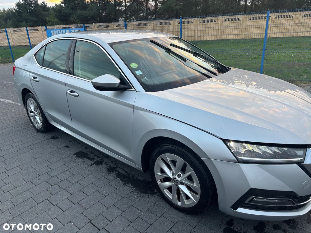 Skoda Octavia 2.0 TDI DSG Edition - 3