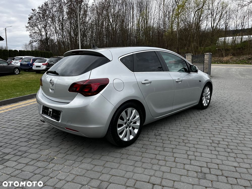 Opel Astra 1.6 T Cosmo - 3