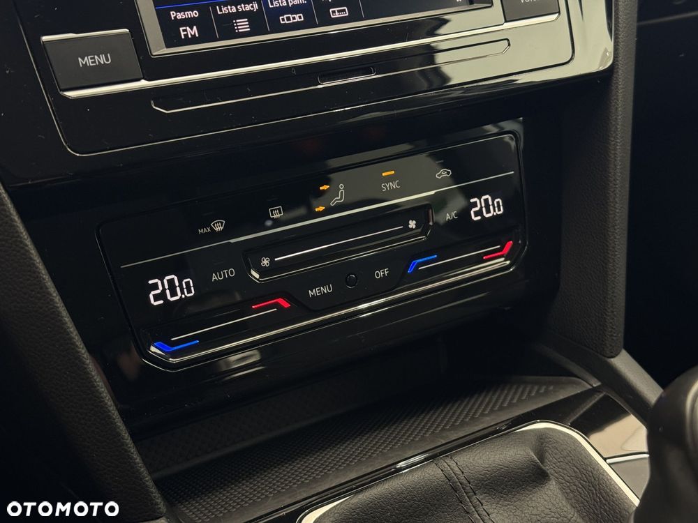 Volkswagen Passat - 23