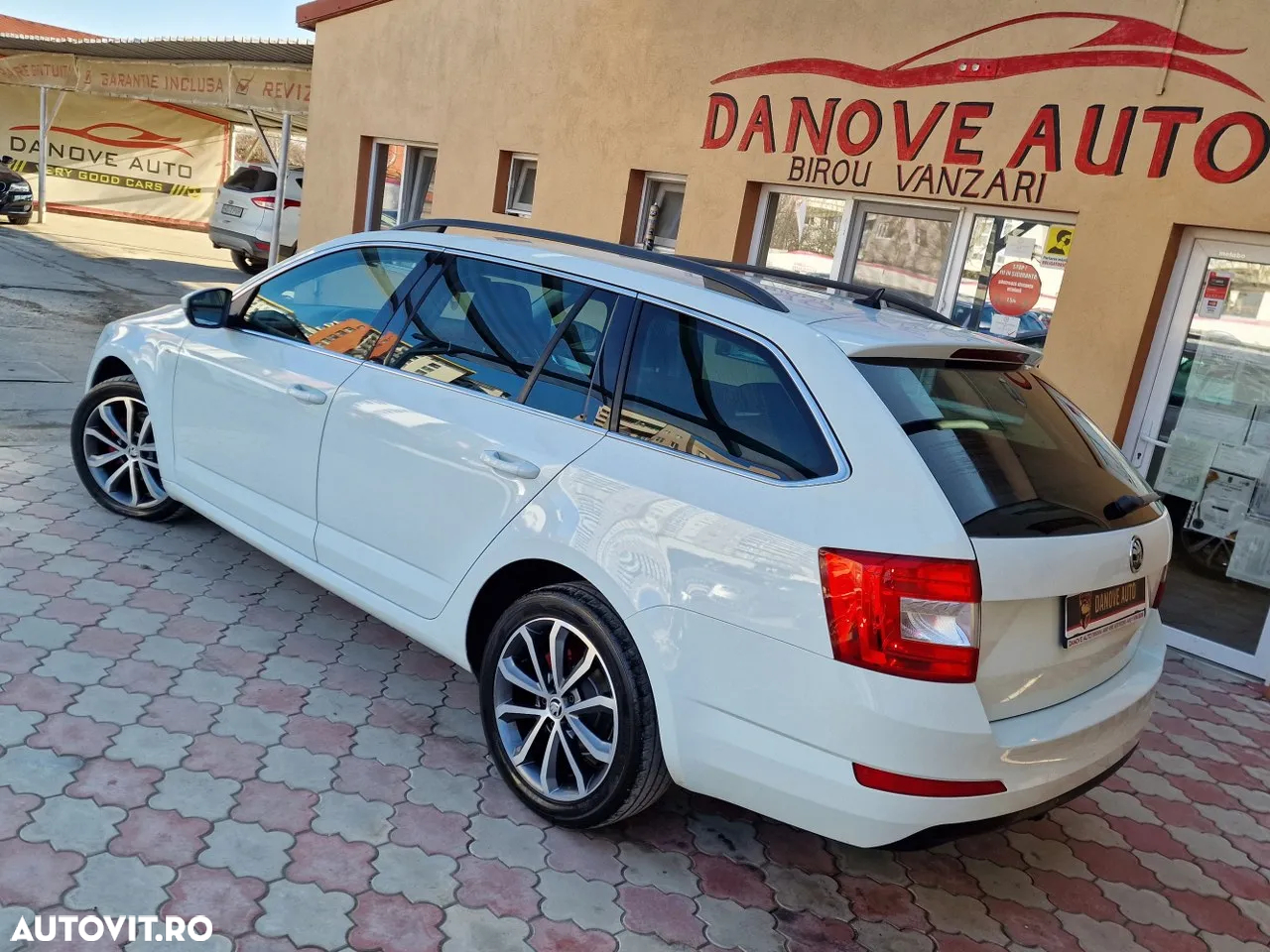 Skoda Octavia Combi 2.0 TDI DSG Edition - 4