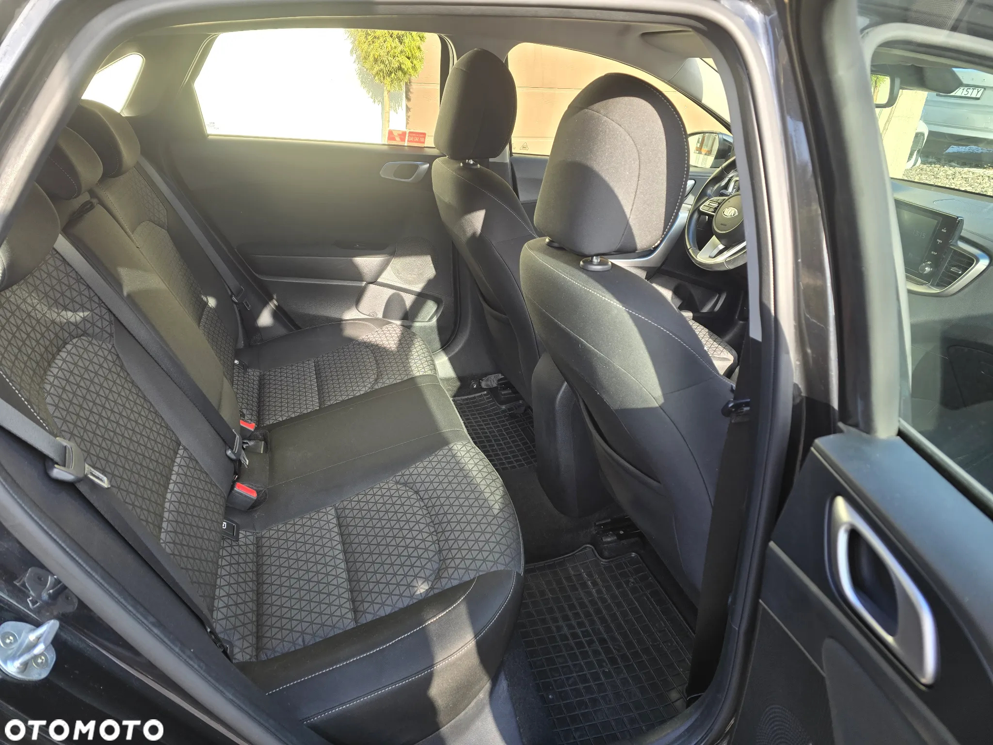 Kia Ceed - 11