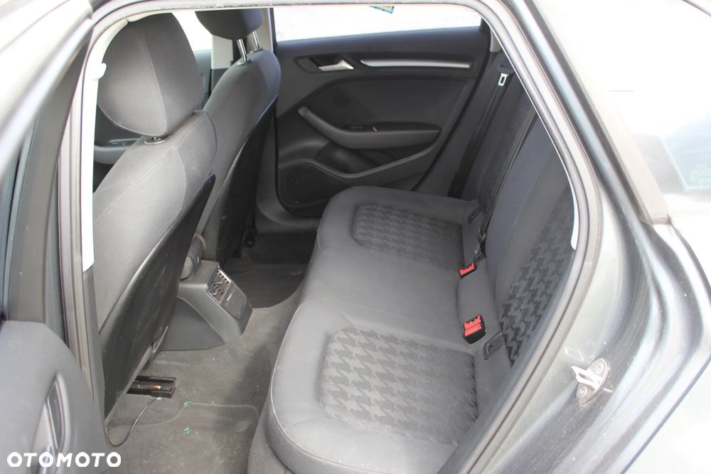 Audi A3 Sportback 1.6 TDI ultra Attraction - 14