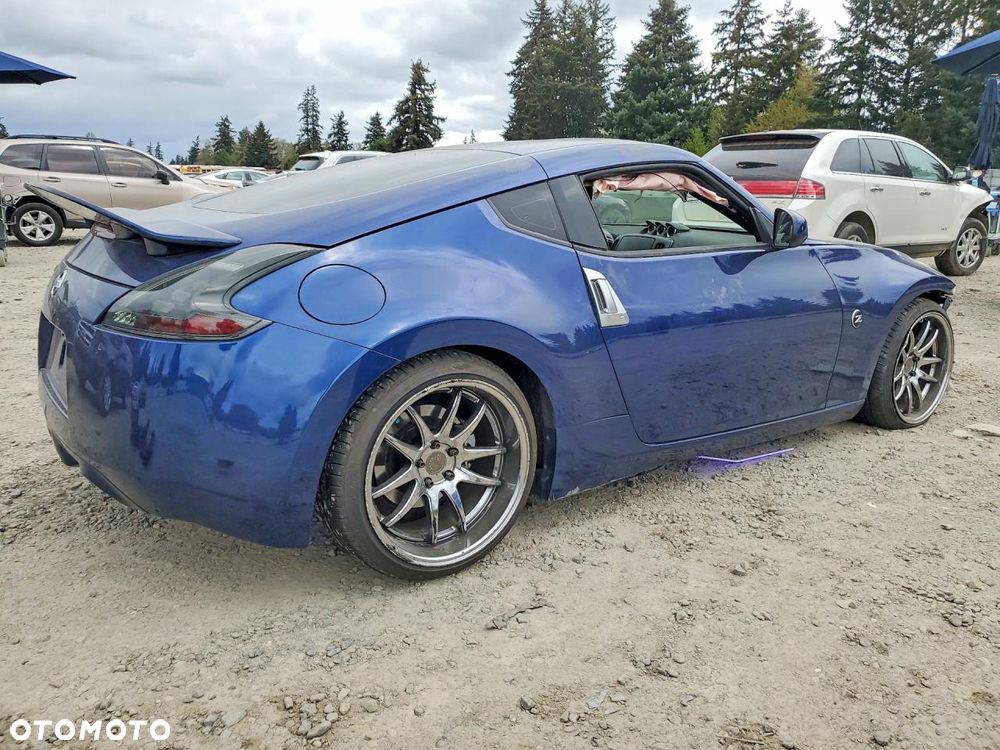 Nissan 370 Z - 6