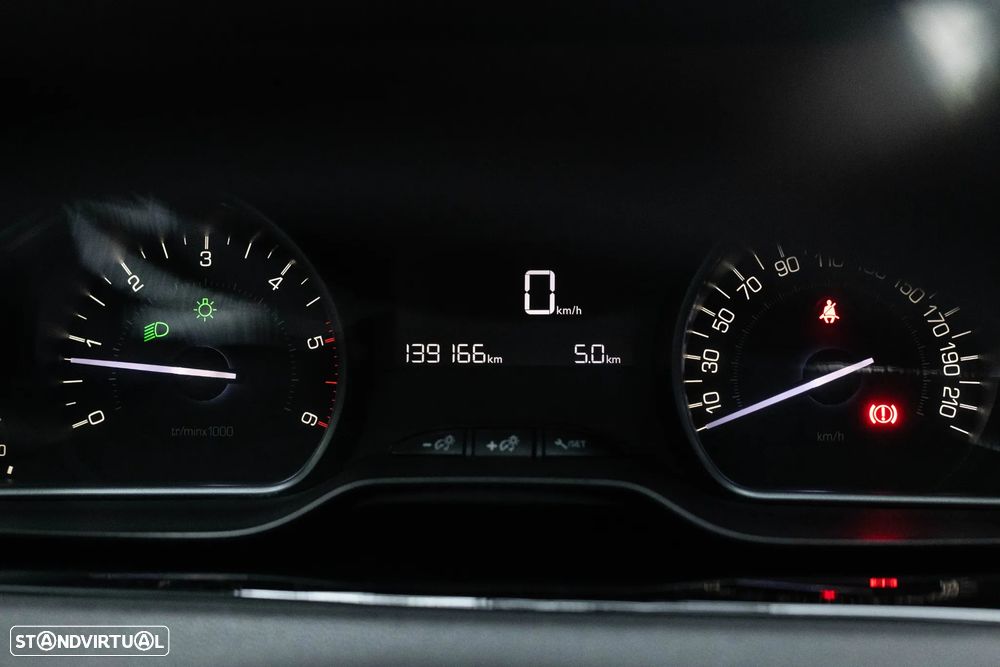 Peugeot 208 1.6 BlueHDi Style - 14