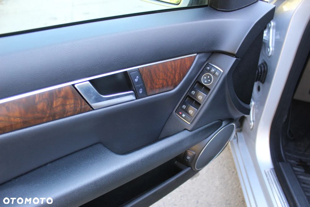 Mercedes-Benz Klasa C 200 Kompressor Automatik Elegance - 24