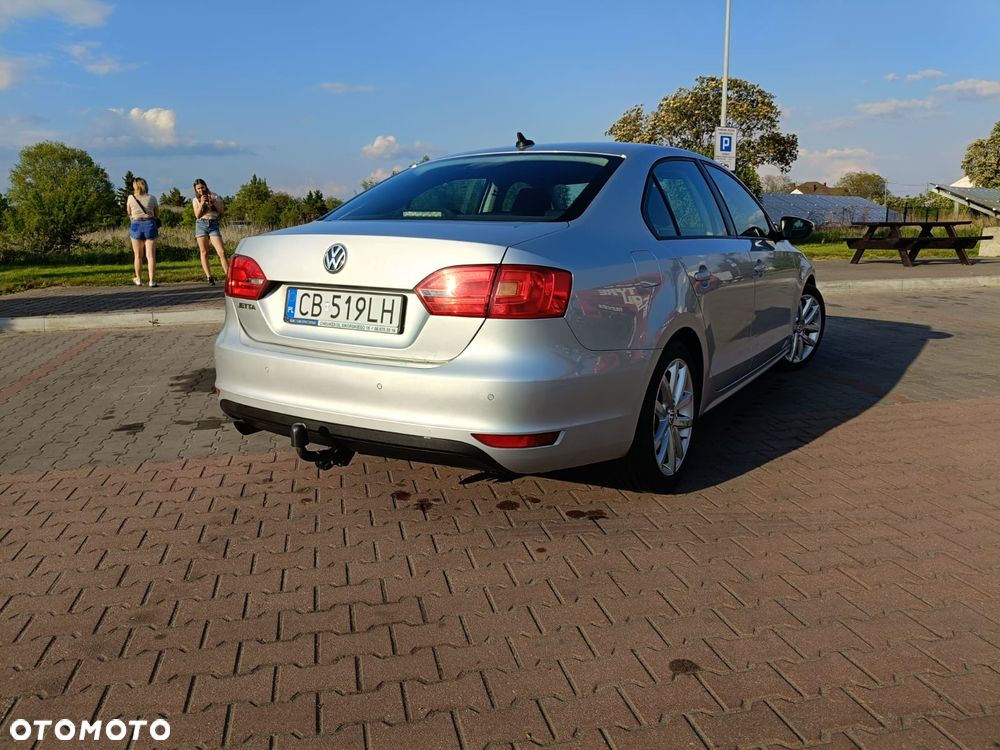 Volkswagen Jetta 1.2 TSI Comfortline - 8
