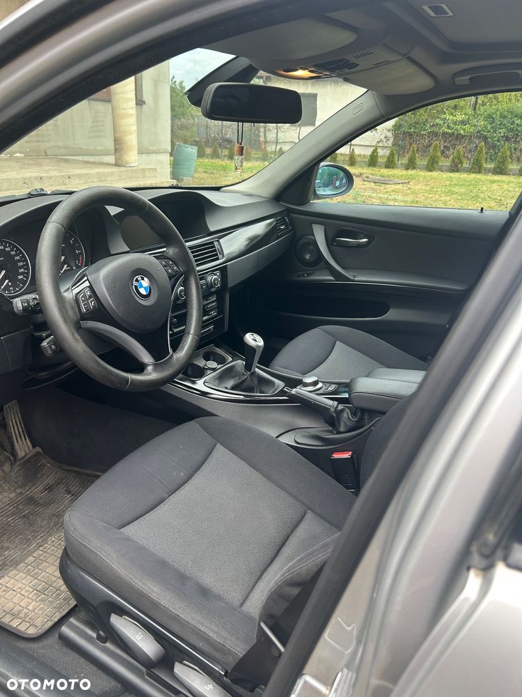BMW Seria 3 320i - 14
