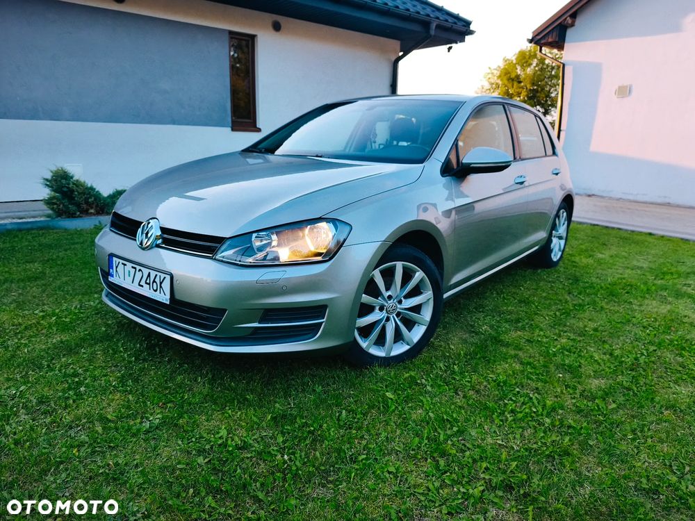 Volkswagen Golf - 1