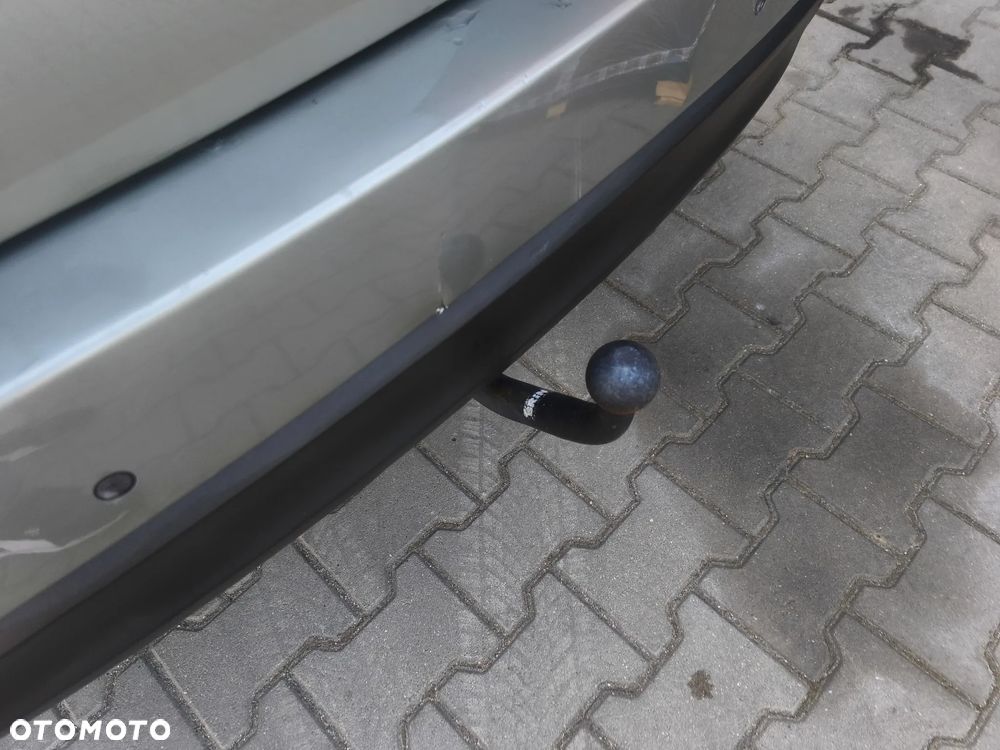 Kia Carens 1.7 CRDi XL 7os - 22