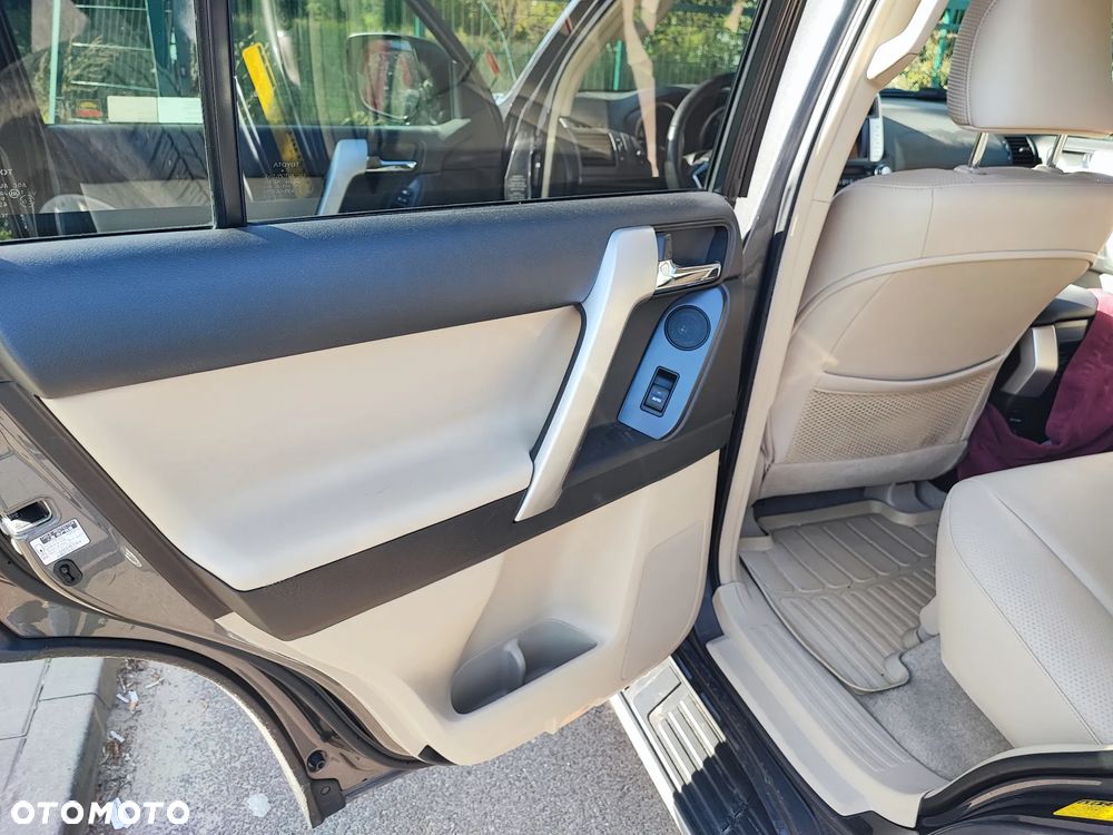 Toyota Land Cruiser LC 3.0 D-4D Prestige - 13