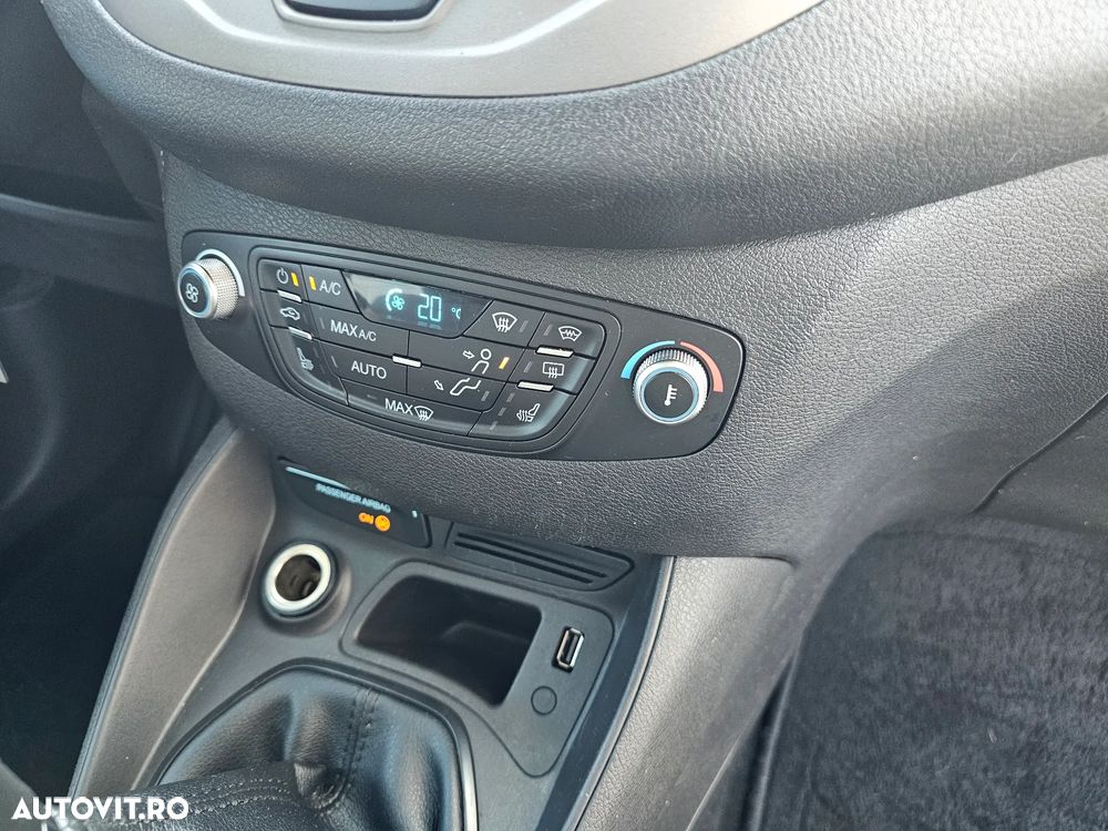 Ford Tourneo Courier 1.0 EcoBoost Titanium - 12