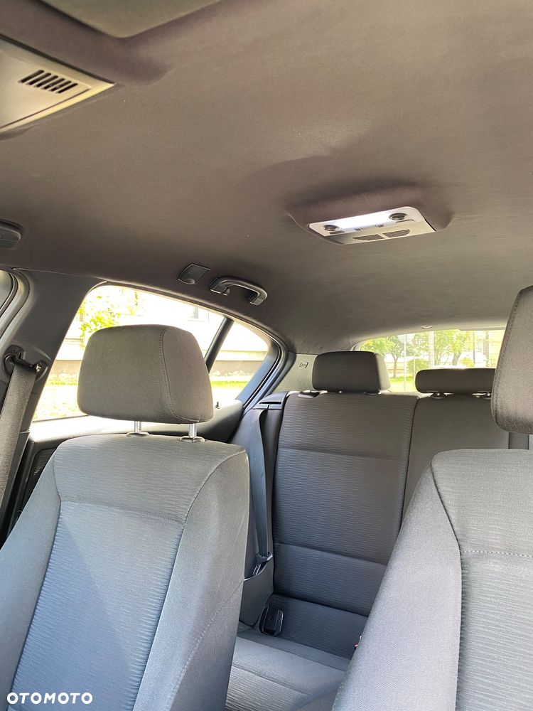 BMW Seria 1 116d DPF - 11