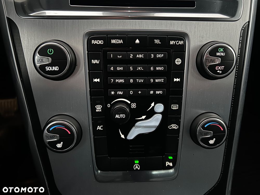 Volvo XC 60 D3 Drive-E R-Design Kinetic - 33