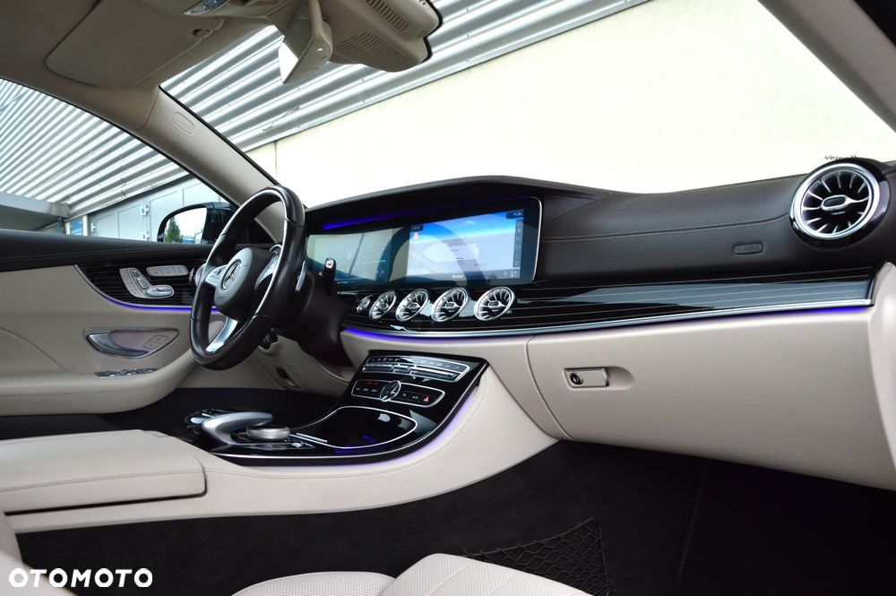 Mercedes-Benz Klasa E 400 4-Matic 9G-TRONIC - 19