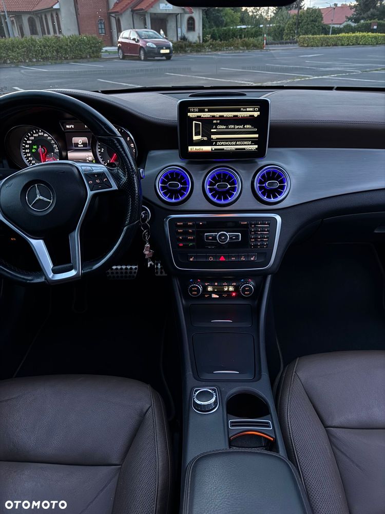 Mercedes-Benz CLA - 22