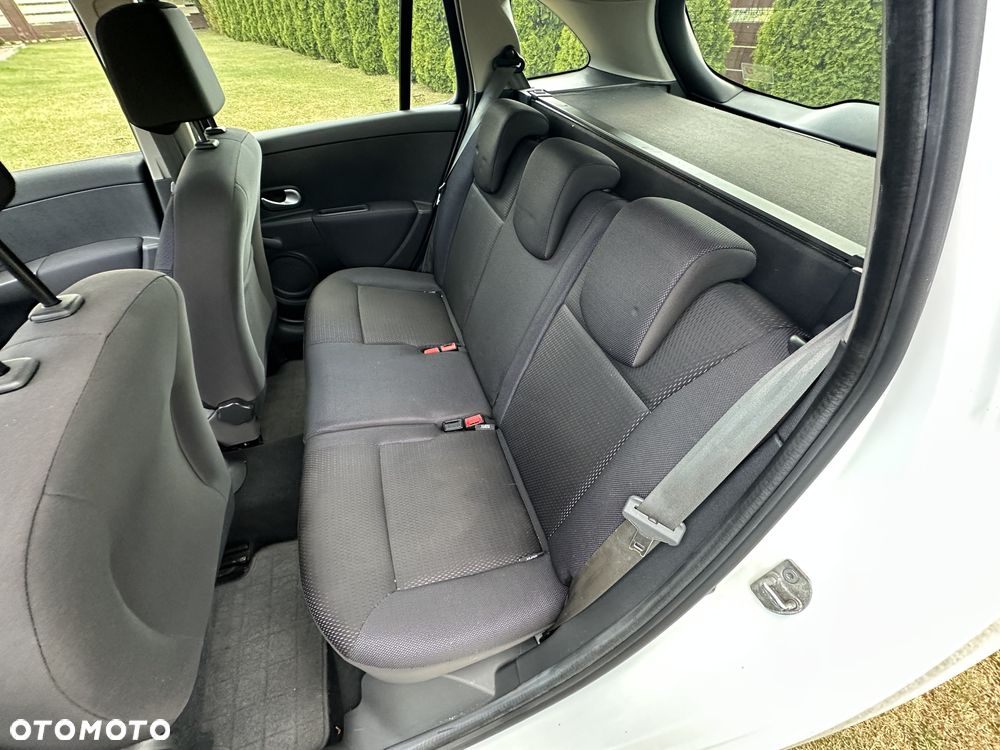 Renault Clio - 17