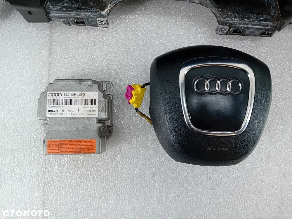 DESKA ROZDZIELCZA,KONSOLA ,PODUSZKI AUDI A4 B7 8E0959655G 0285001668  BOSCH - 2