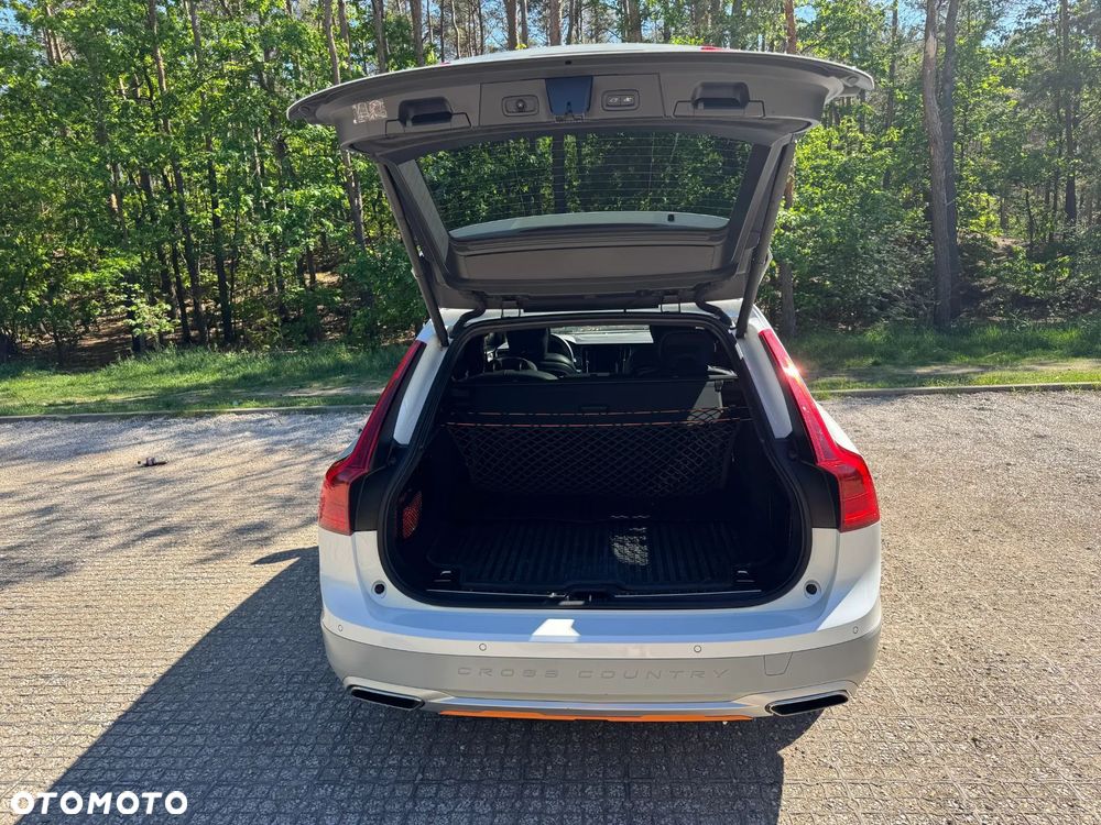 Volvo V90 Cross Country - 4