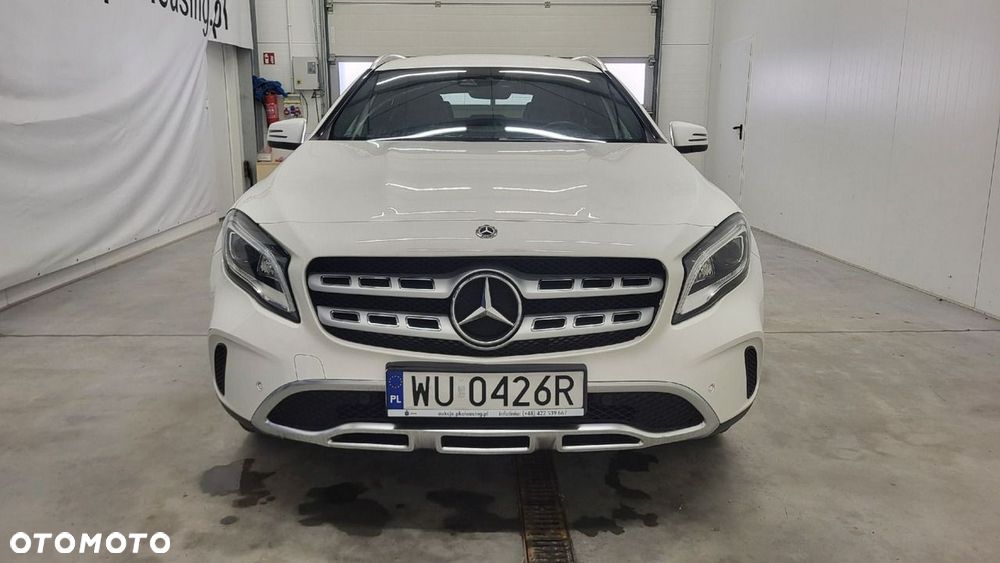 Mercedes-Benz GLA - 2