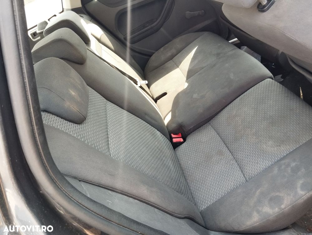 Dezmembrari  Ford FOCUS Mk 2  2004  > 2012 2.0 TDCi Motorina - 6