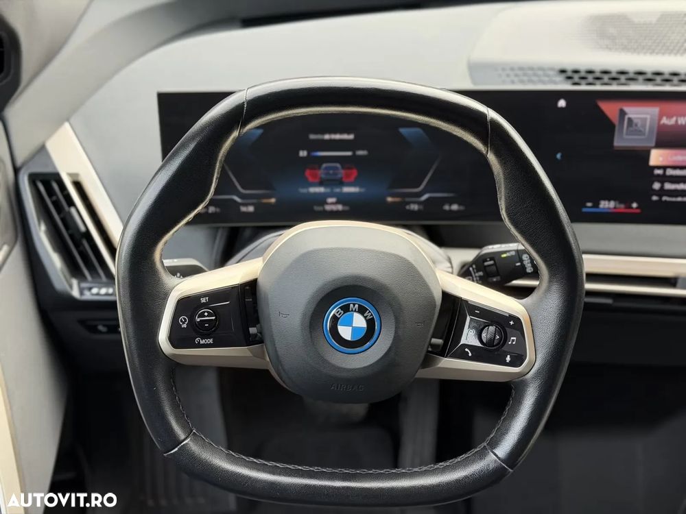 BMW iX xDrive40 - 15