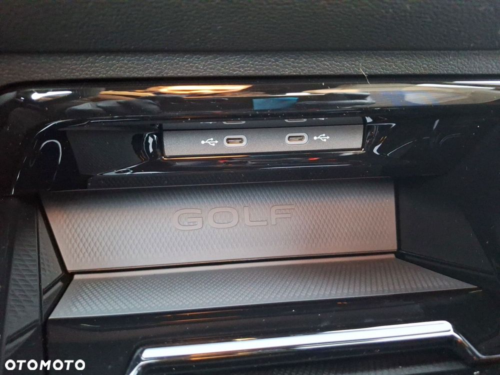 Volkswagen Golf - 24