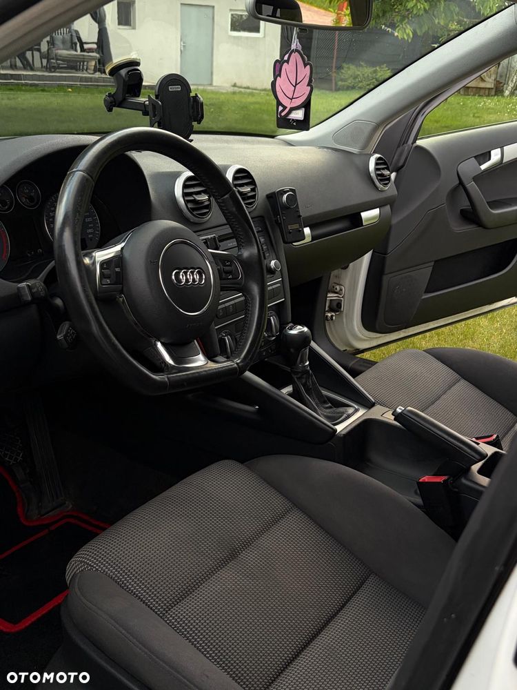 Audi A3 Sportback 1.6 TDI DPF Ambiente - 10