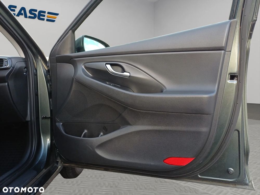 Hyundai i30 1.5 DPI Classic + - 11
