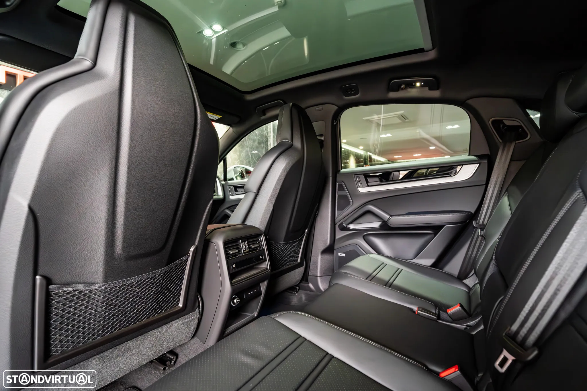 Porsche Cayenne Coupé E-Hybrid - 35