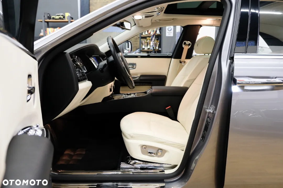 Rolls-Royce Ghost - 8