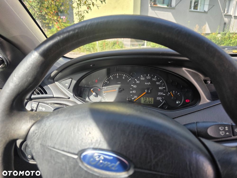 Ford Focus 1.6 Comfort X / 100 - 8