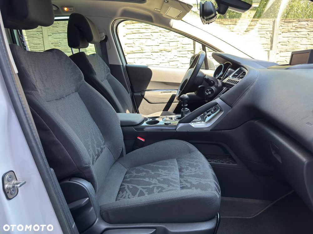 Peugeot 3008 1.6 HDi Premium - 17