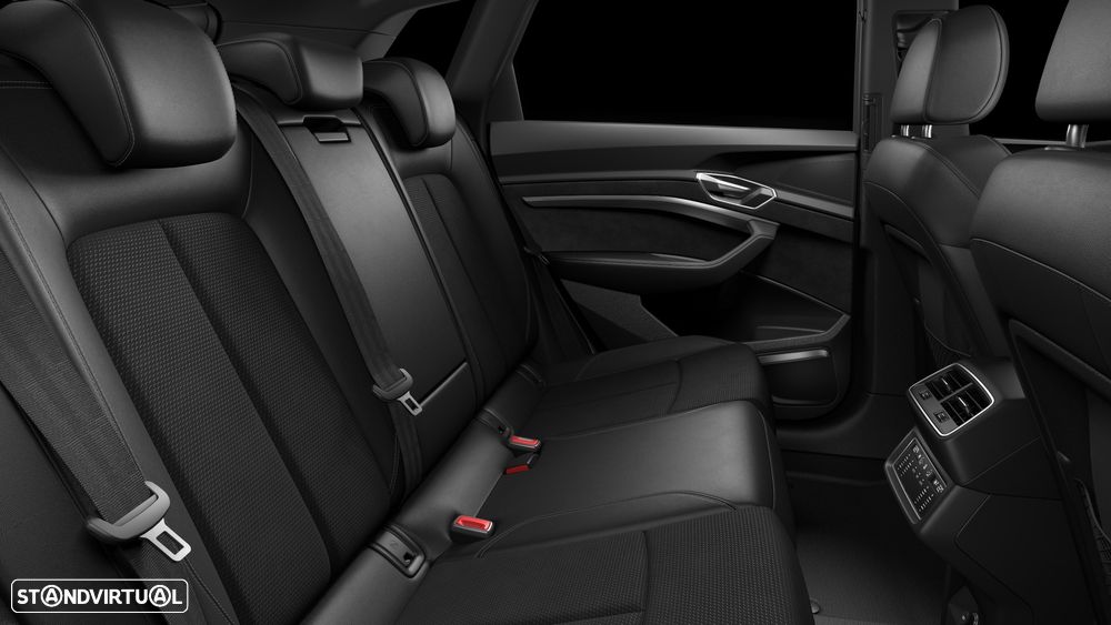 Audi e-tron 50 quattro S line - 31